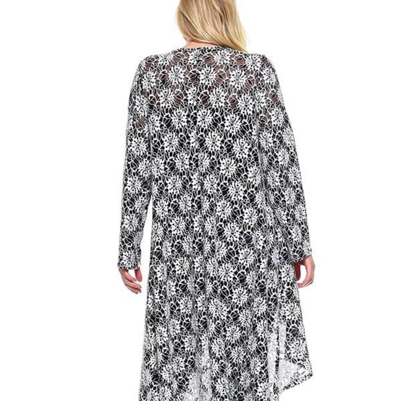 Yummy Plus Long Open Cardigan Wht Blk Plus 1X & 3X - Picture 3 of 3